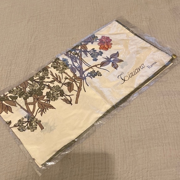 TIZIANO Roma lightweight scarf. New. No tags - Picture 3 of 9